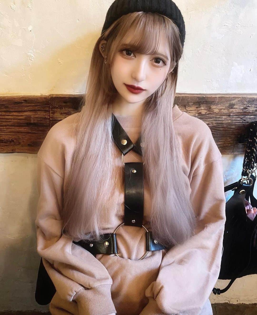 一ノ瀬りとのインスタグラム：「早起きしちゃったからお散歩したえらい〜ちょっと外出ただけなのにすぐ疲れてきたくした😪😪😪」