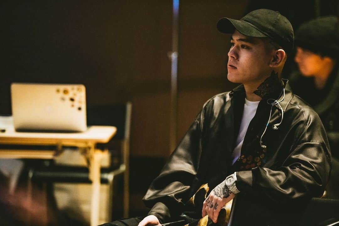 T-PABLOWのインスタグラム：「3/1まで残り6日...﻿ ﻿ BAD HOP WORLD へ向かいます」