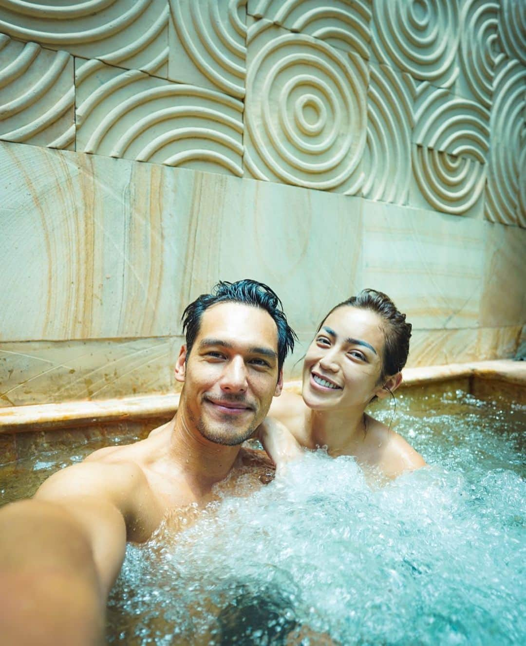 ジェシカ・イスカンダルさんのインスタグラム写真 - (ジェシカ・イスカンダルInstagram)「Kemesraan ini janganlah cepat berlalu🥰  Rangkaian treatment kita di @ritzcarltonjakarta sebelum wedding ini super good!! Bikin relex banged, Karena persiapan wedding perlu extra waktu.」2月24日 20時09分 - inijedar