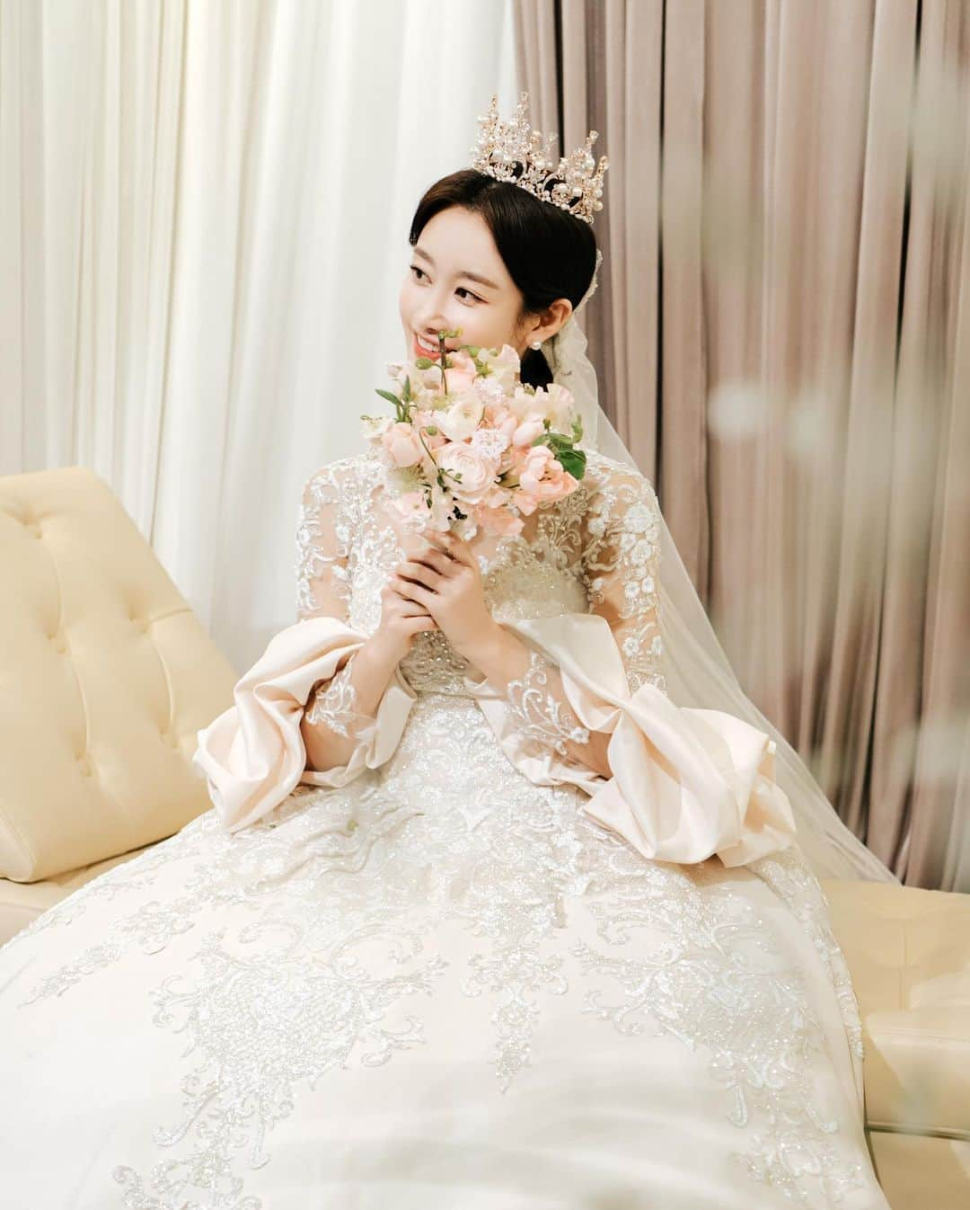 グンミ さんのインスタグラム写真 - (グンミ Instagram)「축하해주신 많은 분들께 진심으로 감사드립니다🤍👰🏻」2月24日 20時10分 - g.mi