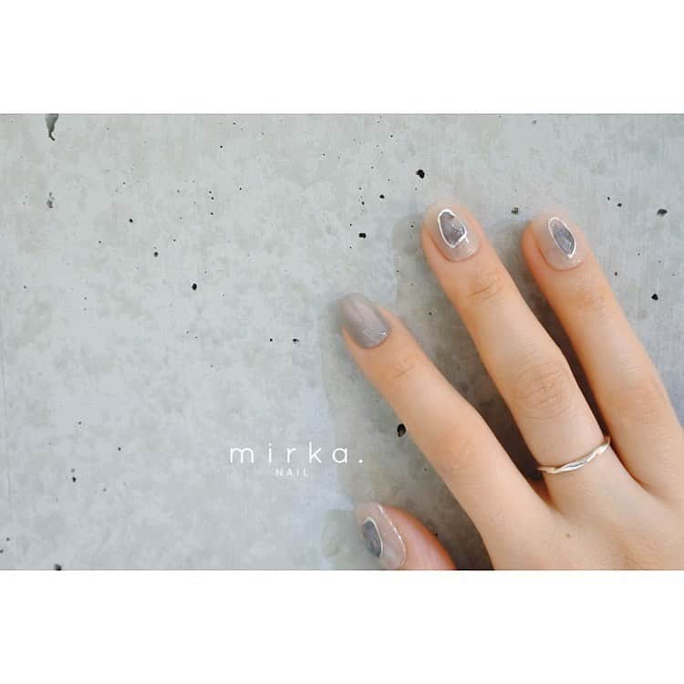 mirka. NAIL(ミルカネイル)さんのインスタグラム写真 - (mirka. NAIL(ミルカネイル)Instagram)「new !! . .  ご予約はLINE→@ mirka.nail(@も含む)  またはMail→nail.mirka@gmail.com  まで . . #mirkanailsample  #mirkanail#nail#nails#nailart#naildesign  #ショートネイル#ネイルアート#ネイルデザイン#ネイル#シンプルネイル#大人ネイル」2月24日 20時10分 - mirka.nail