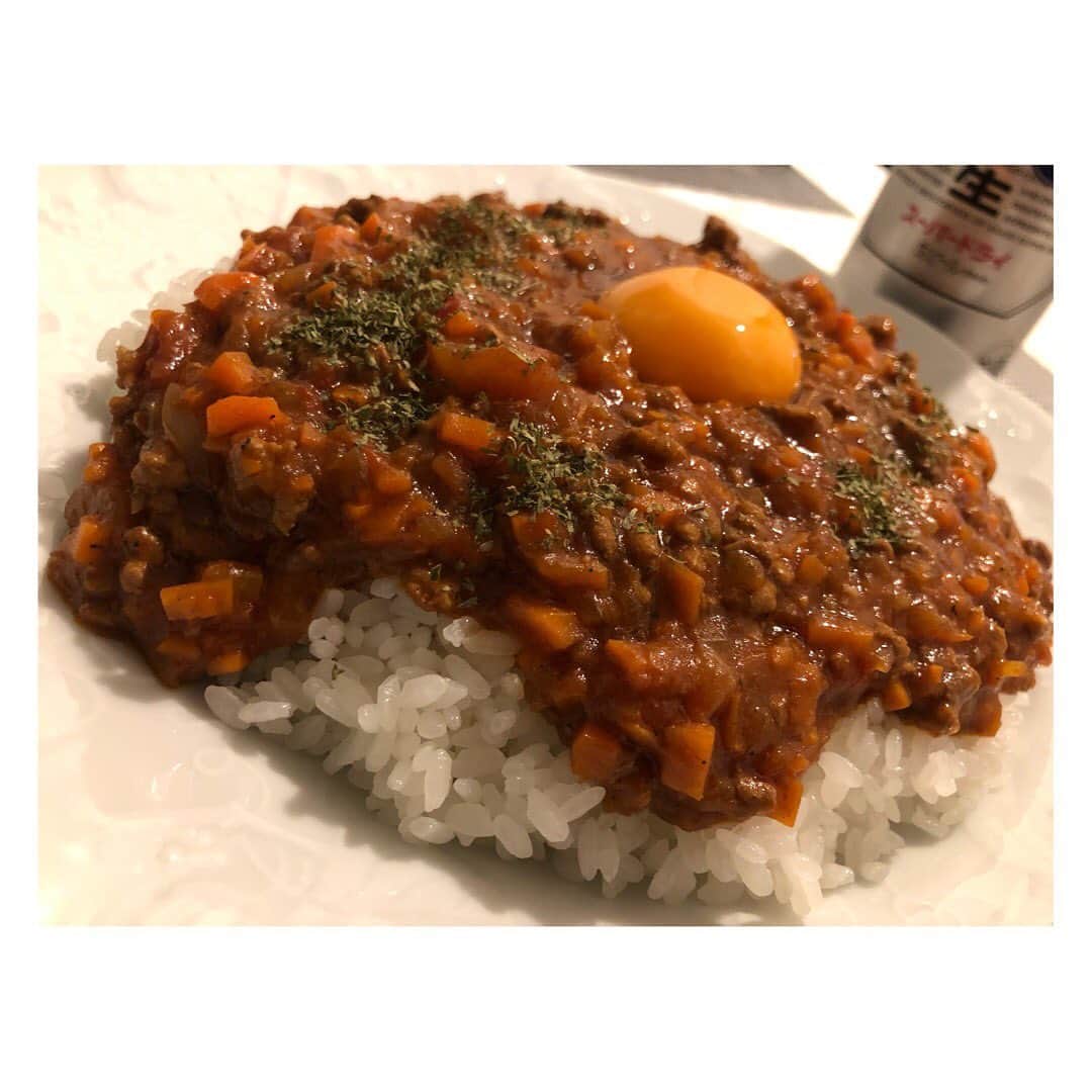 柳野玲子のインスタグラム：「カレー😋✨ 写真は先月のものですが、お野菜をみじん切りにして栄養たっぷりカレーにしました💞 自分で言うのもなんですが美味しかったです😍 #カレー #カレーライス #夜ご飯」