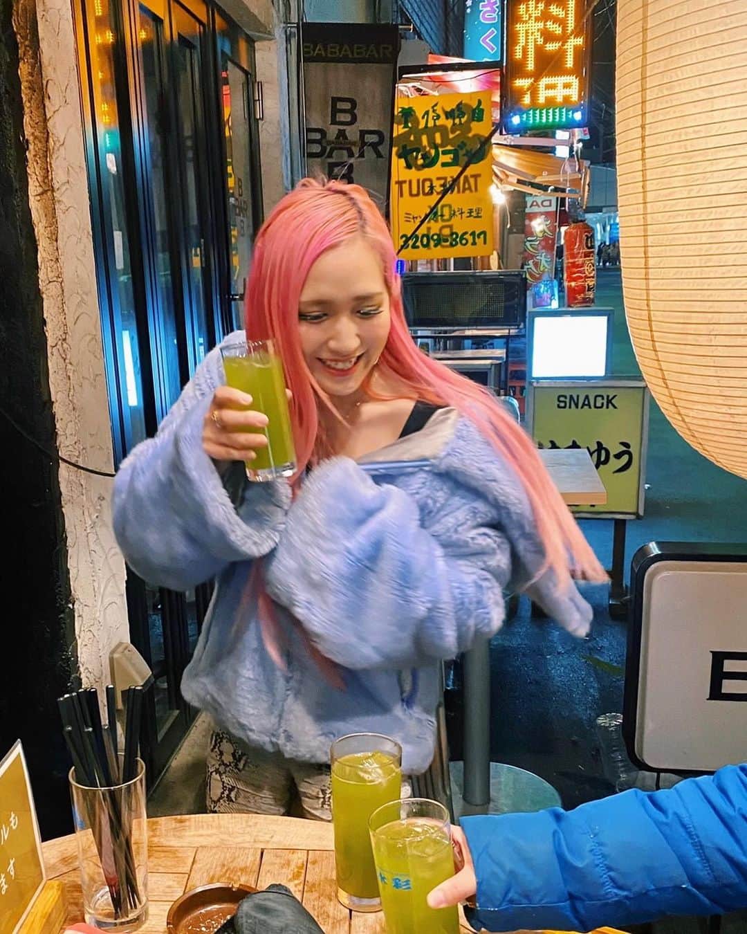 Yumikaさんのインスタグラム写真 - (YumikaInstagram)「飲みは日本が一番楽しいよねーーえ🏮🏮🏮🏮 .  #オフ #酒飲み女子 #馬場」2月24日 20時30分 - yuminem923
