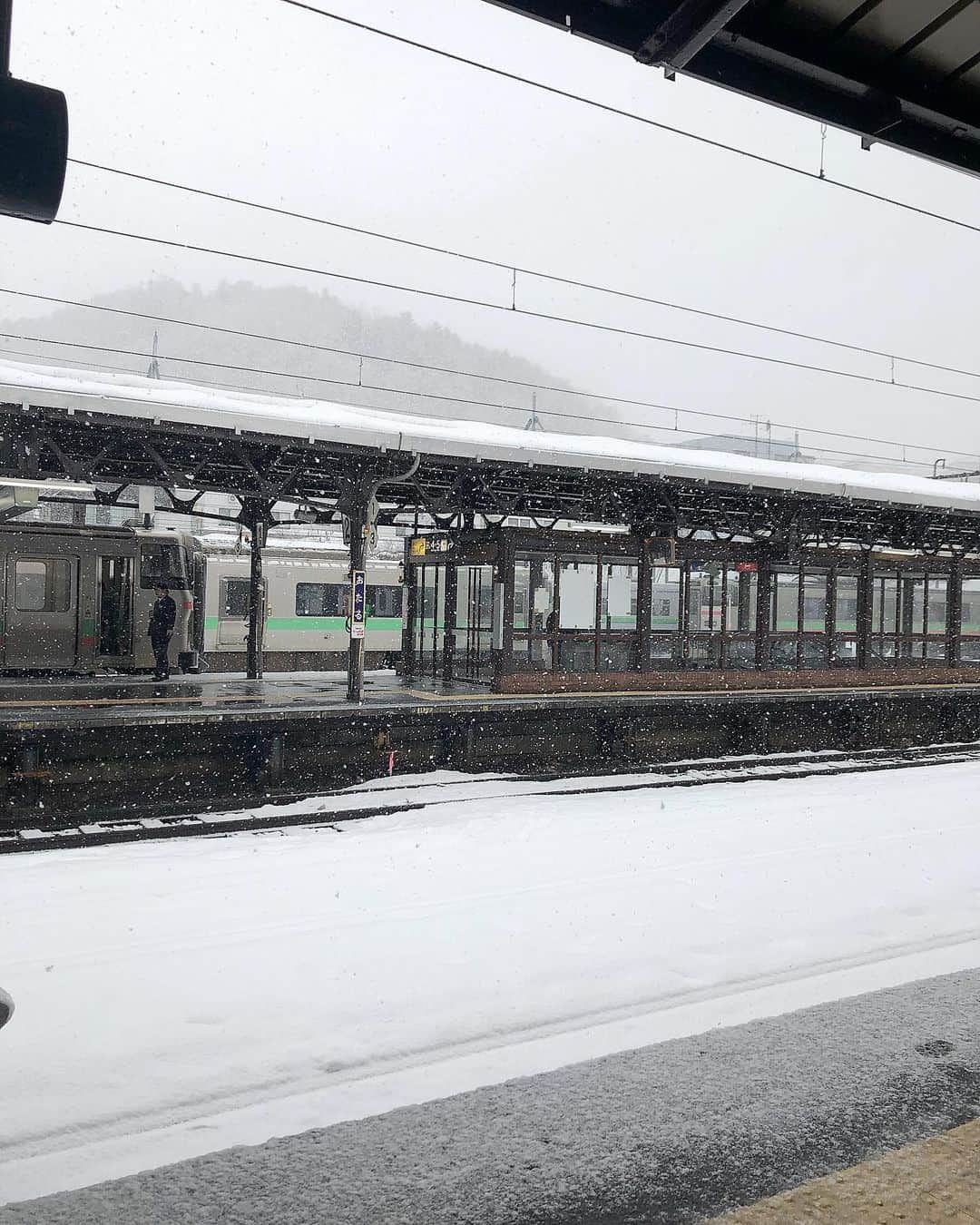 湯浅なるせのインスタグラム：「ふわふわ雪❄️」