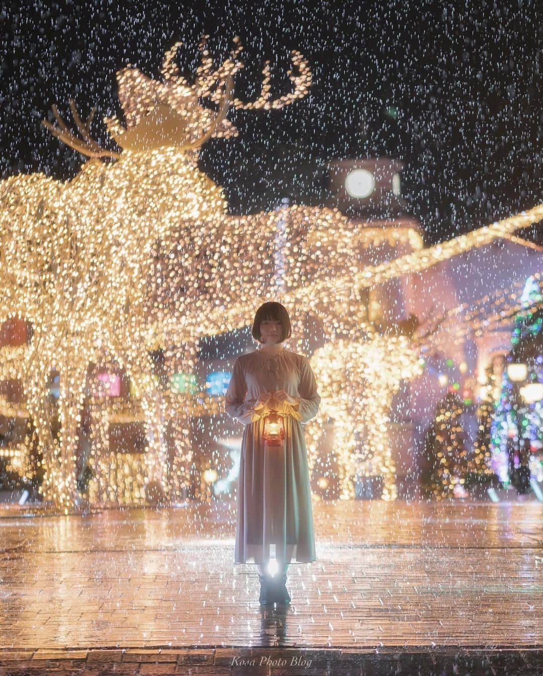 コサさんのインスタグラム写真 - (コサInstagram)「雨ポトレって楽しいですね☂️ ストロボ発光で雨粒がキレイに撮れました📸 協力して頂いたモデルさんに感謝です🙏 . Location:和歌山 Wakayama / Japan Data:2020.2.16 . #フェスタルーチェ #和歌山マリーナシティ #雨ポトレ #フェスタルーチェin和歌山フォトコンテスト2019 #MeandHonda #世界はカラフルだ #insta_wakayama #グッドトリップ和歌山 #japan_night_view_member #jp_mood #art_of_japan_ #tokyocameraclub #dpj_member #team_jp_ #IG_PHOS #photo_jpn #ptk_japan #pt_life_ #bestjapanpics #Lovers_Nippon #light_nikon #sorakataphoto #LBJ_VIP #広がり同盟メンバー #nipponpic_member #special_spot_vip #s_shot #japan_of_insta #bestphoto_japan #Rox_Captures」2月24日 20時34分 - kosa_photo