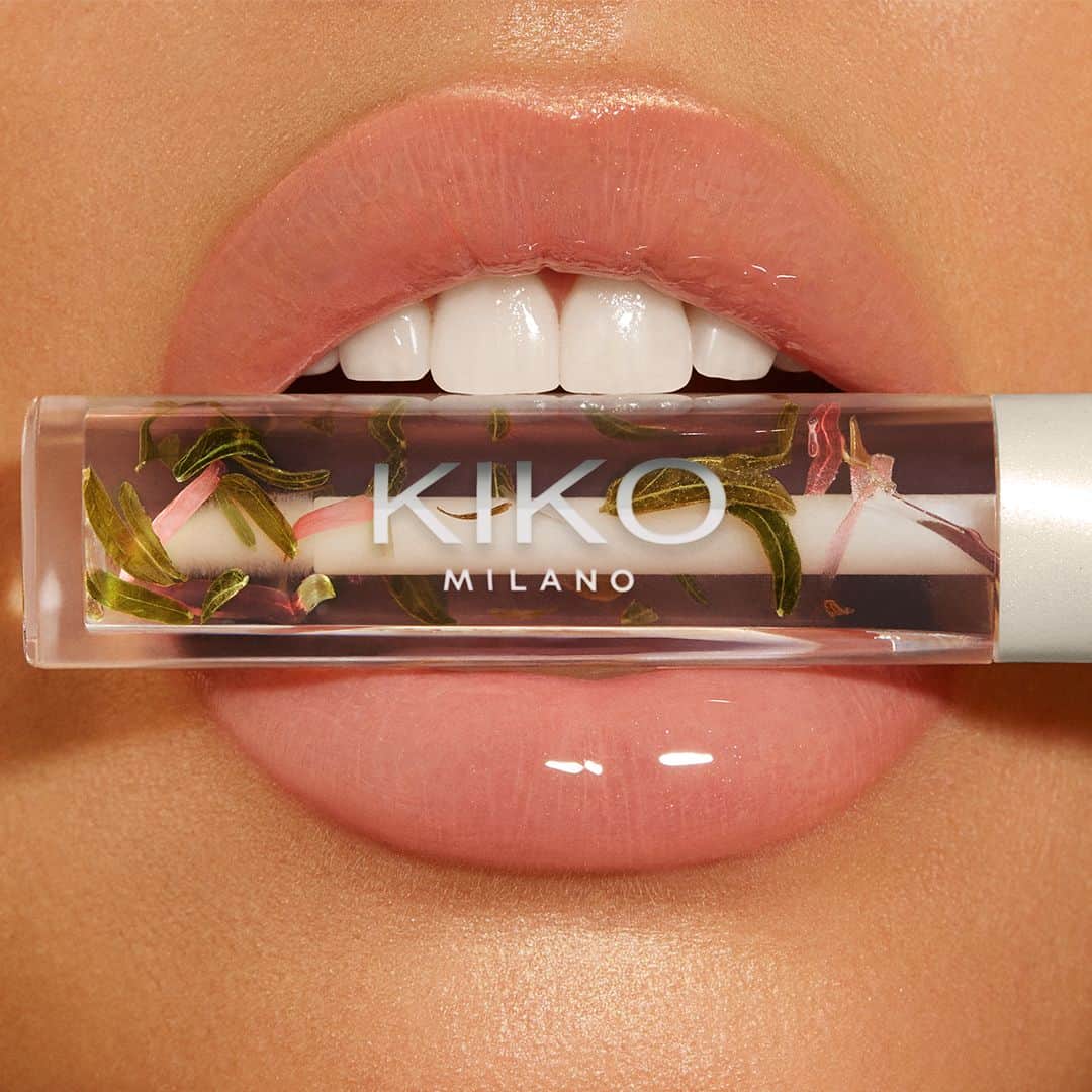 KIKO MILANOさんのインスタグラム写真 - (KIKO MILANOInstagram)「Glaze your lips with a nourishing oil that smells as good as it looks 💐 #KIKOTuscanSunshine Nourishing Lip Oil」2月24日 21時01分 - kikomilano