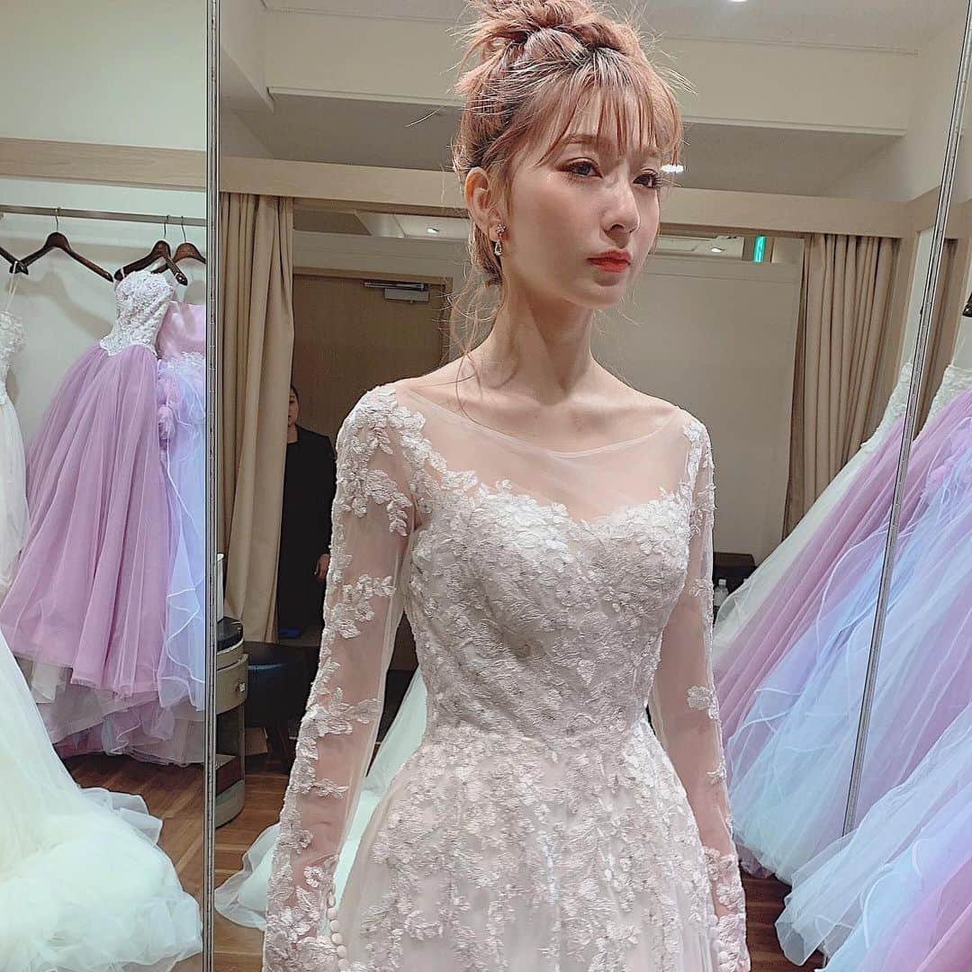 松尾 瞳さんのインスタグラム写真 松尾 瞳instagram 顔よ ドレス試着疲れてきた頃の表情 プレ花嫁 ウェディングドレス ドレス試着 結婚式準備 2月24日 21時29分 Hitomimatsuo 09