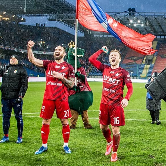 マルチン・ヴァシレフスキのインスタグラム：「#nigdyniezginie @wislakrakowsa #wiskor」
