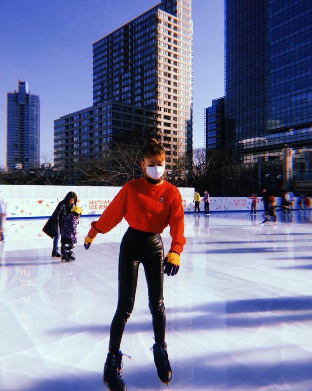 ソフィア・グリーンウッドさんのインスタグラム写真 - (ソフィア・グリーンウッドInstagram)「⛸❄️💎❤️ ・ ・ 3年ぶりのスケート😲楽しかったぁー♪ (ひとり) #japan#tokyo#skate#skater#skating#winter#mood#sunny#happy#holiday#スケート#女子#おひとりさま#爆走#目指せトーニャハーディング#続きはまた来年」2月24日 21時47分 - sophichan