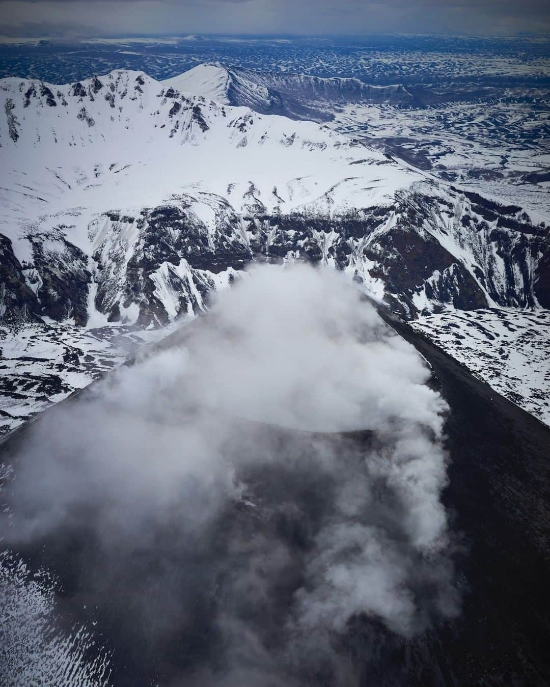 ナショナルジオグラフィックさんのインスタグラム写真 - (ナショナルジオグラフィックInstagram)「Photo by @simonnorfolkstudio I Tolbachik is a complex of active volcanoes in Russia's Far East, in the Kamchatka Peninsula. The history of eruptions stretches back millennia, but the most noteworthy eruption in recent times was in 1975. Referred to as the Great Tolbachik Fissure Eruption, it was preceded by a series of earthquakes that helped scientists from the Russian Institute of Volcanology successfully predict the impending eruption. Follow @simonnorfolkstudio for updates, outtakes, unpublished and archive material. #landscape #Kamchatka #камчатка #russia #Кроноцкий」2月25日 8時35分 - natgeo