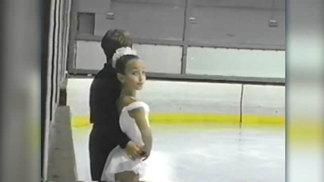 メリル・デイヴィスのインスタグラム：「Just a quick glide down memory lane. Happy Monday! ⛸」