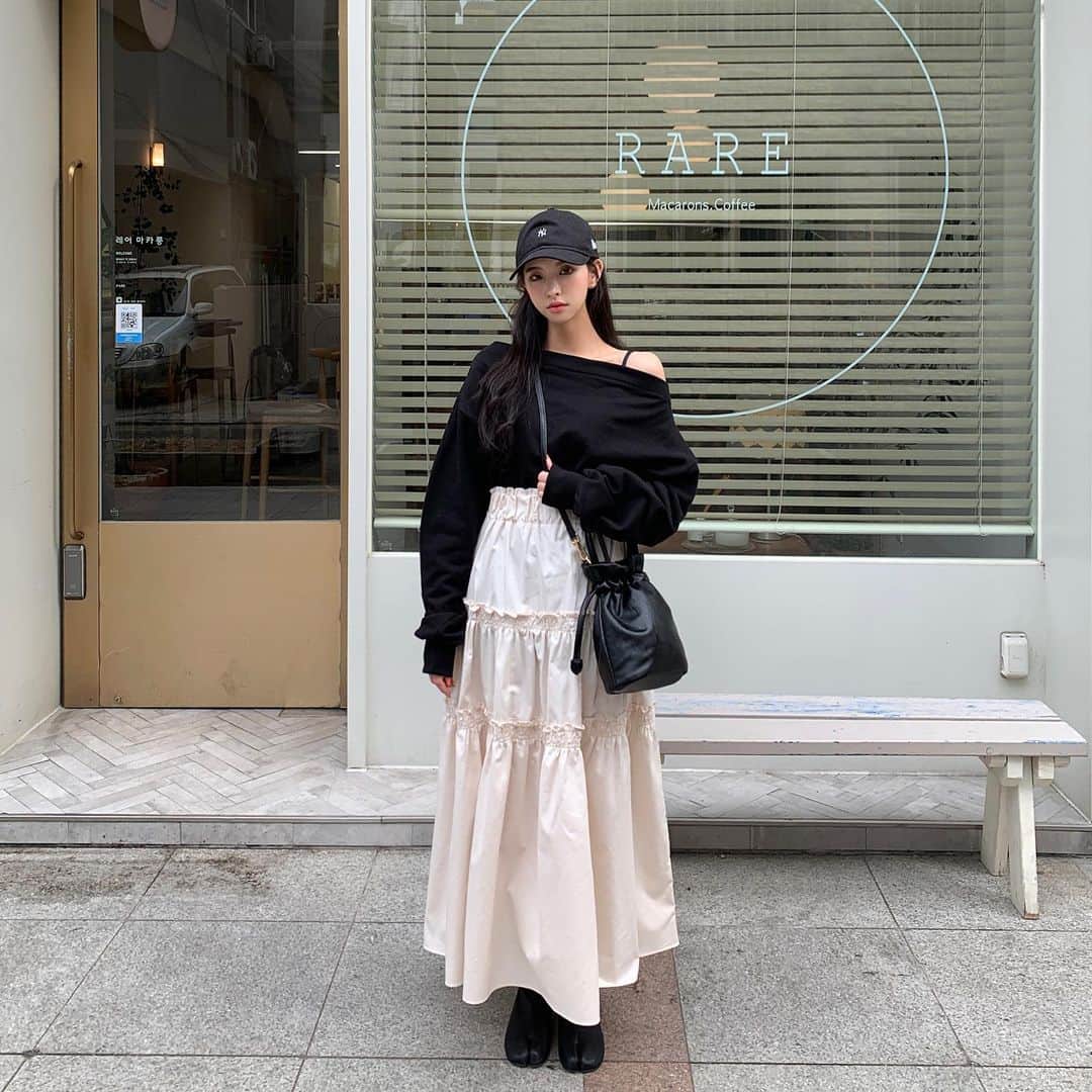 Chuuのインスタグラム：「굿모닝! 오늘은 비가오네요! 우산 챙기세용☔️✨」