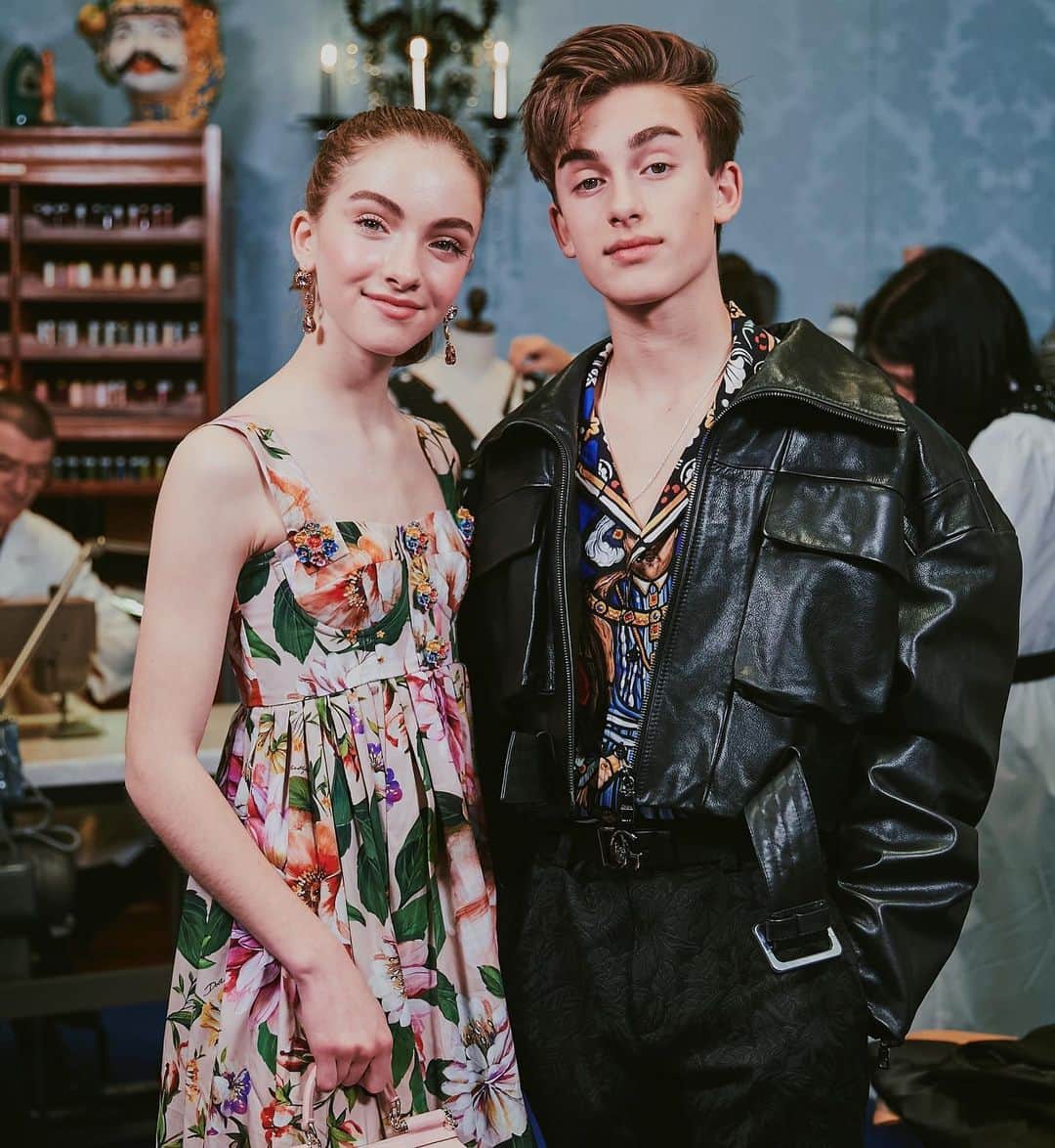 ジョニー・オーランドのインスタグラム：「first fashion show! thank u @dolcegabbana for inviting & dressing us🖤🇮🇹 - - #DGTikTok #DGFattoAMano #DGHandmade」