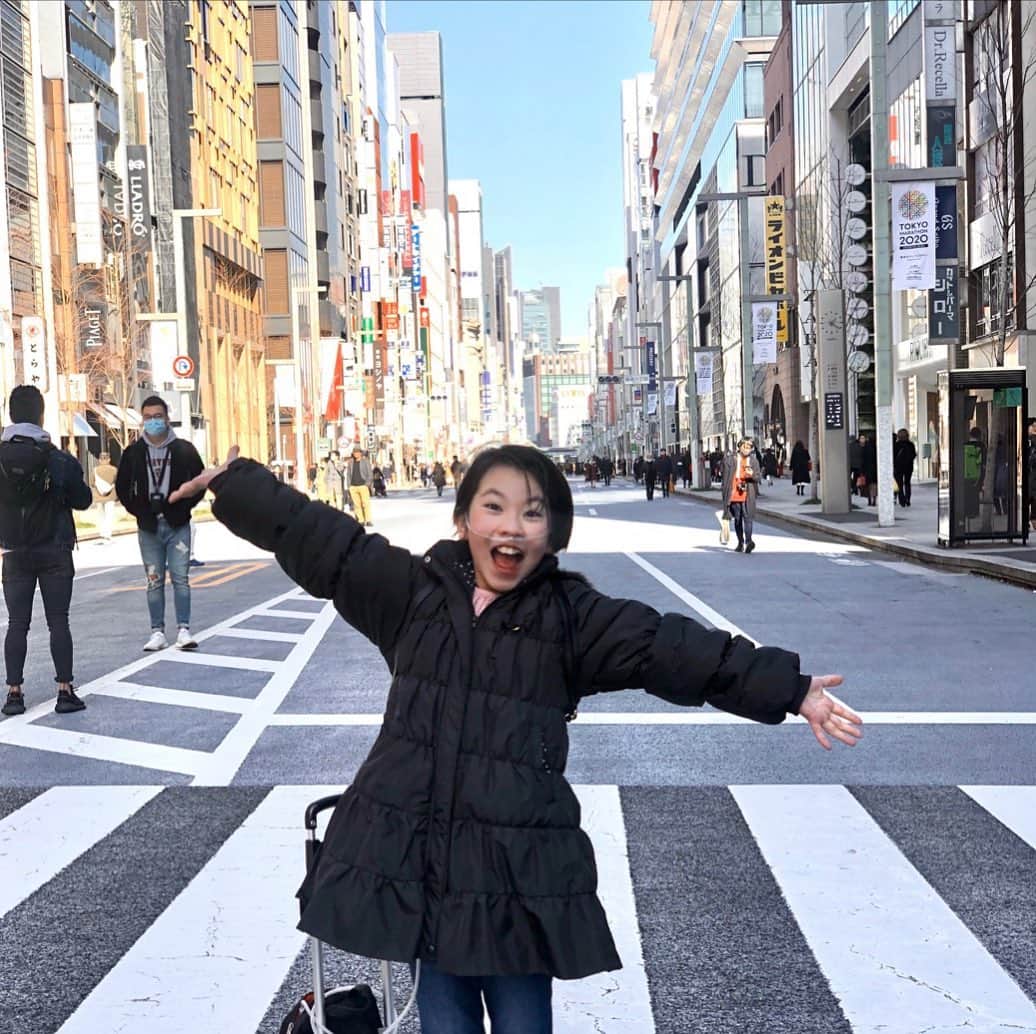 yukiさんのインスタグラム写真 - (yukiInstagram)「おはようございます。﻿ ﻿ 先日、用事があってザギン。﻿ 閑散としておりました…﻿ ﻿ クリーンで元気で活気ある世の中に﻿ 早く戻ってほしい🙏🏽﻿ ﻿ #ザギン﻿ #銀座のホコ天﻿ #閑散としてる東京﻿ #主治医のコンサートと観に﻿ #milka」2月25日 7時55分 - milkayuki