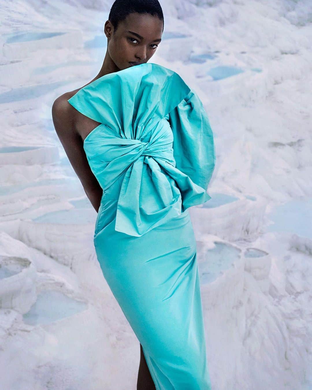 Harper's BAZAARさんのインスタグラム写真 - (Harper's BAZAARInstagram)「Blue is the color of the moment, per @pantone and the season's top runways. Spring’s most ethereal dresses are an ode to this cool hue's role in our wardrobes always, now, and forever—in every shade and tone. Swipe to see the top dresses in sky, robin's egg, azure, cerulean, and more—shot in Turkey’s otherworldly settings.  Photography by: @txemayeste  Fashion Editor: @joannahillman  Model: @mayowanicholas  Hair: @joeygeorge  Makeup: @tyronmachhausen  Production: @savas_hayri @eye.productions」2月25日 8時18分 - harpersbazaarus