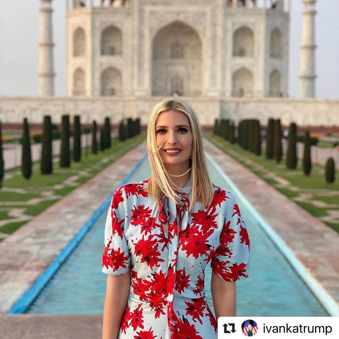 ドナルド・トランプさんのインスタグラム写真 - (ドナルド・トランプInstagram)「#Repost @ivankatrump with @make_repost ・・・ The grandeur and beauty of the Taj Mahal is awe inspiring!」2月24日 23時50分 - realdonaldtrump