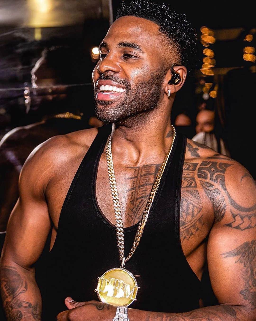 ジェイソン・デルーロのインスタグラム：「SWALLA LA LA #milano」