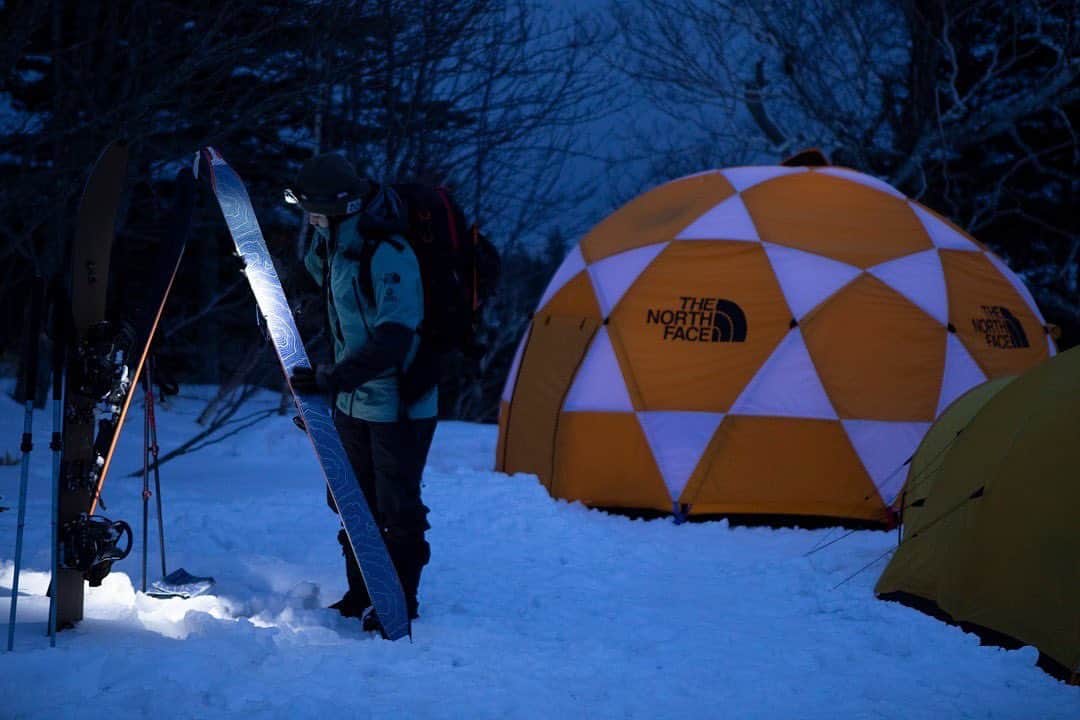 小野塚彩那のインスタグラム：「Life is exploring. . . @thenorthface_snow @thenorthfacejp @thenorthface . . #neverstopexploring #thenorthface #shemovesmountains . . 📸 @tempeiphotography」