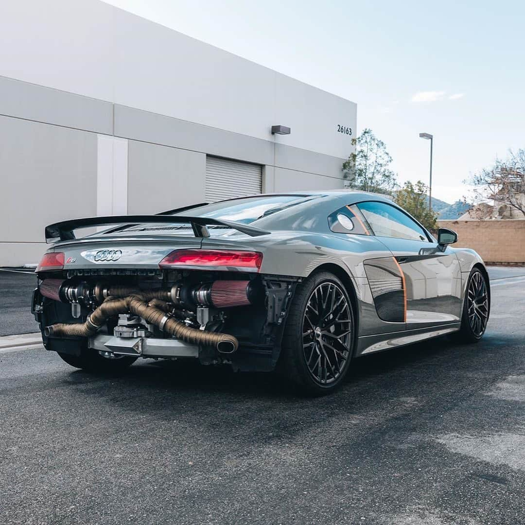 CarsWithoutLimitsさんのインスタグラム写真 - (CarsWithoutLimitsInstagram)「Nasty Audi R8 V10 Photo @sheepeyrace  #carswithoutlimits #r8v10」2月25日 0時13分 - carswithoutlimits