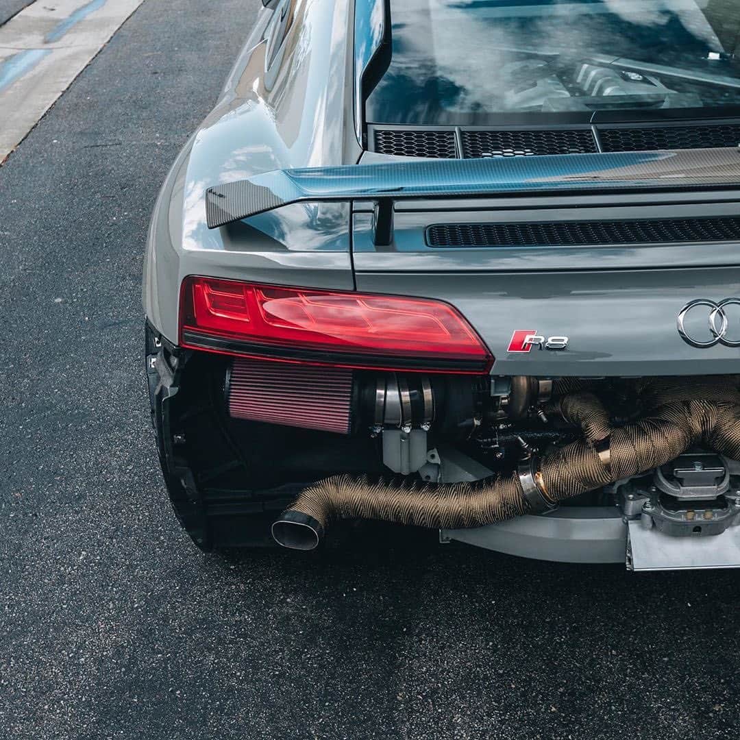 CarsWithoutLimitsさんのインスタグラム写真 - (CarsWithoutLimitsInstagram)「Nasty Audi R8 V10 Photo @sheepeyrace  #carswithoutlimits #r8v10」2月25日 0時13分 - carswithoutlimits