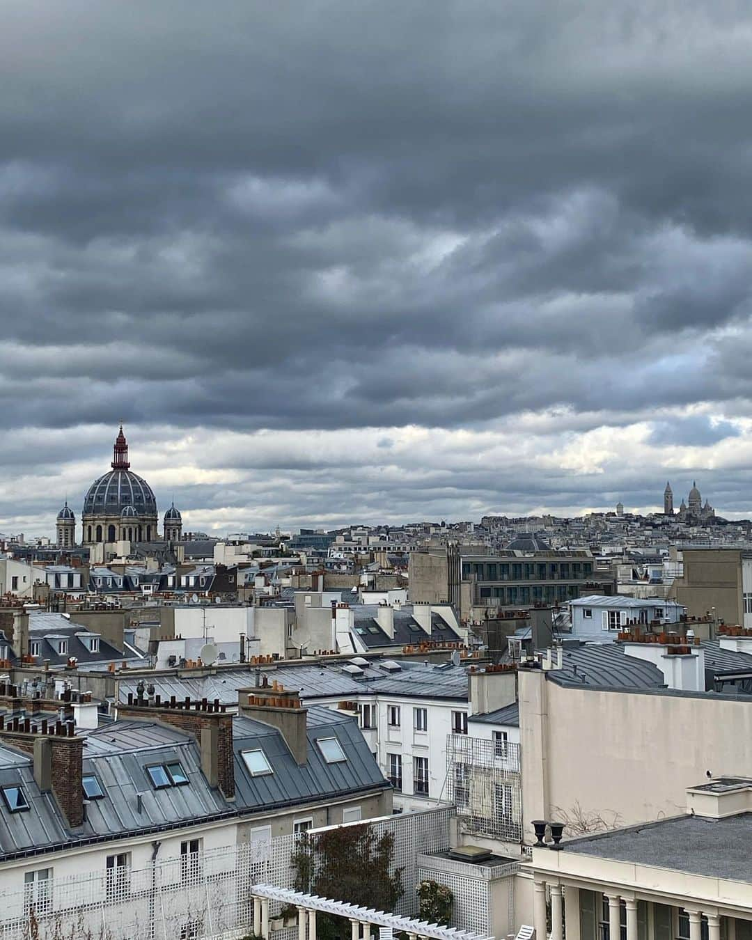 ヨハネス・ヒューブルさんのインスタグラム写真 - (ヨハネス・ヒューブルInstagram)「Paris 💙」2月25日 0時19分 - johanneshuebl