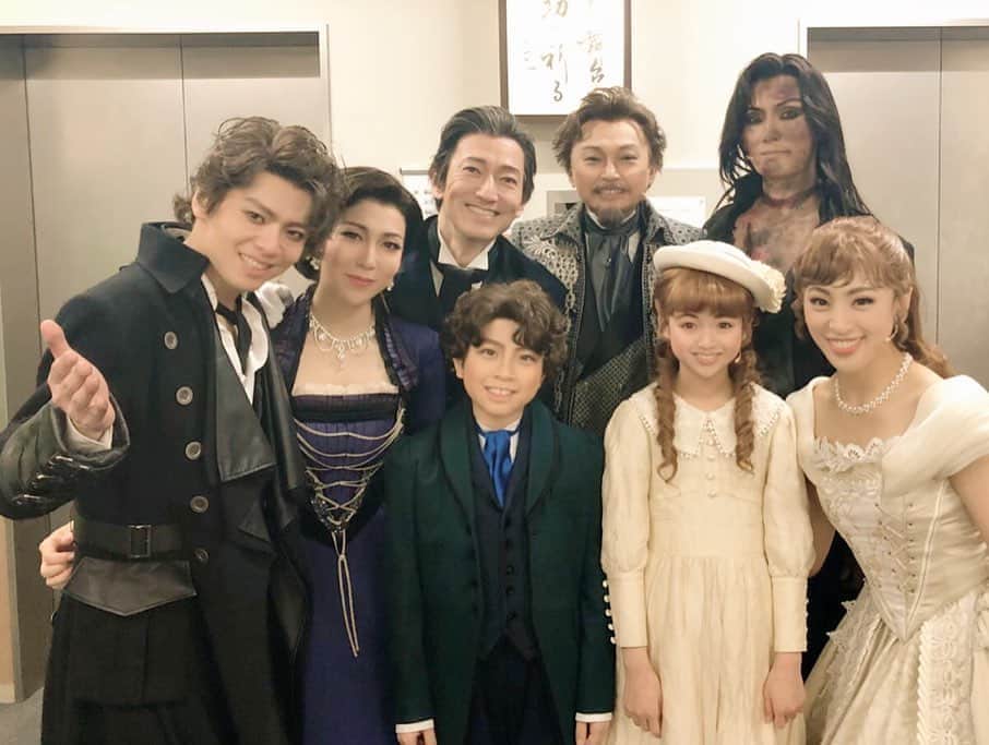 音月桂さんのインスタグラム写真 - (音月桂Instagram)「⭐︎ Frankenstein ⭐︎ 大千秋楽の幕がおりました。  初日から今日まで どの瞬間を切りとっても 全てが愛おしくて…どれも大切な宝物♡  この作品を通してめぐり逢えた全ての皆様 想いを寄せて下さった皆様に 感謝の気持ちでいっぱいです。  本当にありがとうございました♡  I am happy from the bottom of my heart.  #frankenstein  #フラロス　←懐かしい。。」2月25日 0時33分 - keiotozuki_official