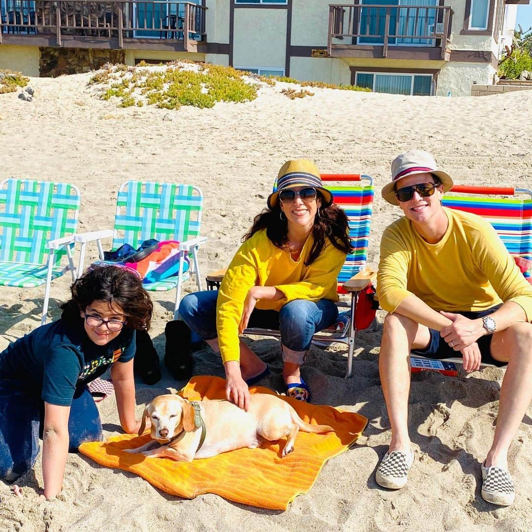 スコット・ウェインガーのインスタグラム：「Already missing beach weekend with these characters. ❤️❤️❤️」