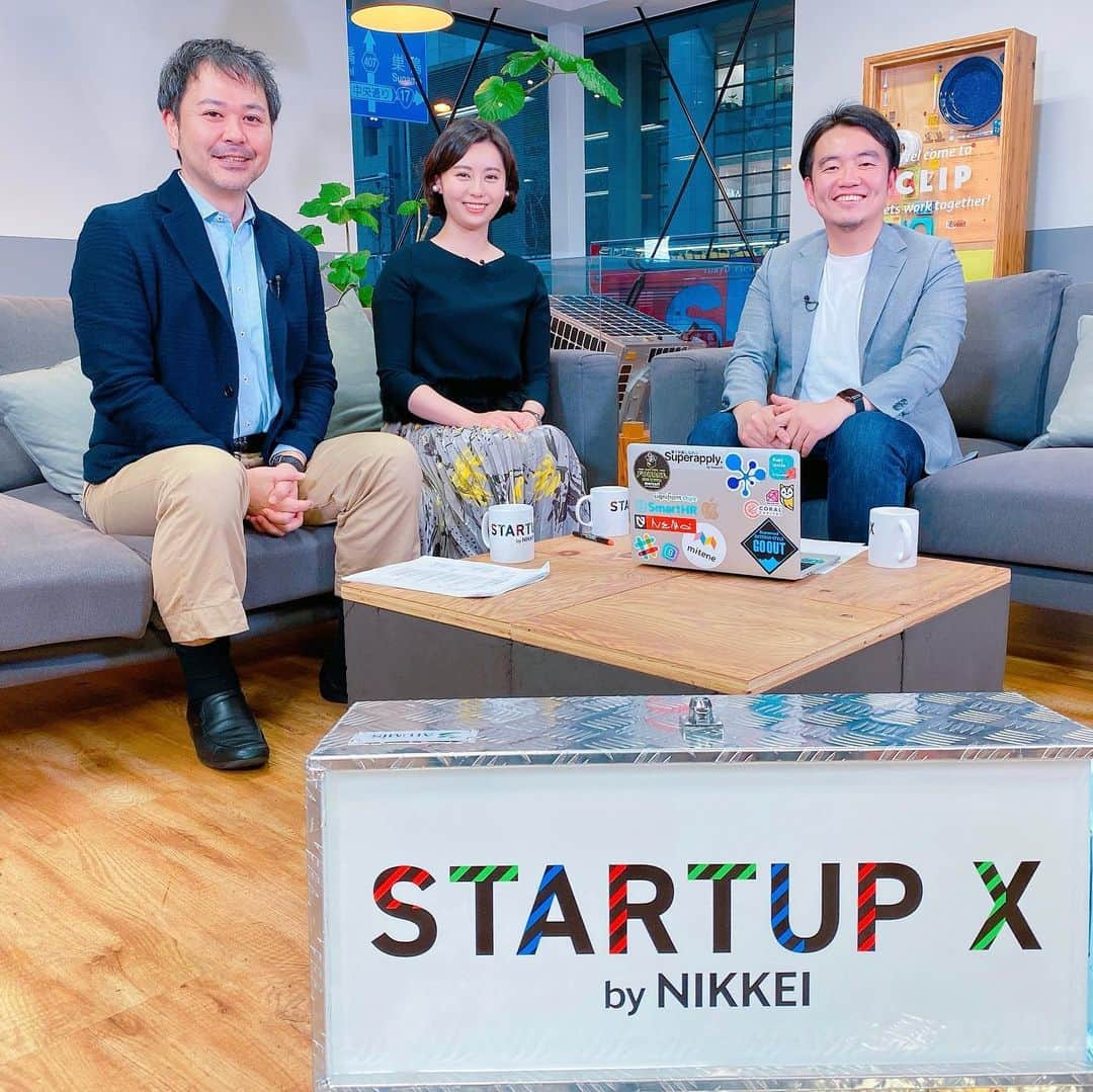 瀧口友里奈さんのインスタグラム写真 - (瀧口友里奈Instagram)「・ 最新回の【日経STARTUP X】ゲストは、 SmartHRの宮田昇始CEOです。  企業向けに、クラウド人事労務ソフトを提供していて、企業が行う入退社の書類作成や、社会保険・労働保険の各種手続き、社員情報管理をシンプルにする、クラウド型ソフトウェアを提供する企業です👏🏻 ・ メルカリやスマートニュースなどのスタートアップ企業だけでなく、テレビ東京やテレビ朝日などの放送局や、星野リゾート、ニューオータニなどのホテルも。約2万社が取り入れているソフトウェアです。  日経ビジネス副編集長の原隆さんと一緒に、急成長の秘密や、宮田さんのヒストリーを根掘り葉掘りうかがいました。  Paraviまたは、日経CNBCでご覧ください☺️ #スタートアップ #smarthr #日経 #日経cnbc #paravi #business #tvprogram #tv #番組 #司会 #mc #インタビュー #interview #startup #antreprenor #キャスター #アナウンサー #セントフォース #瀧口友里奈」2月25日 0時49分 - yurinatakiguchi