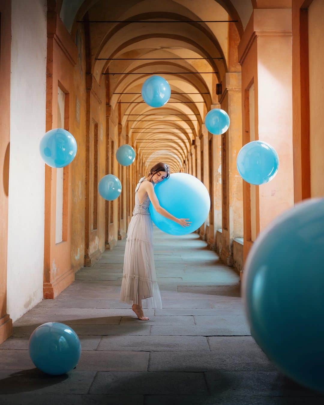 Simone Bramanteのインスタグラム：「{ Dreaming of Lightness } • I'm happy when I work on projects where creativity is connected to current topics, such as sustainability and the circular economy. And with a touch of colour, I've been working on for years. Also thanks to innovative brands such as @xlextralight and the cooperation of people who work with me.  Take a look on the making of on my stories 🎈」