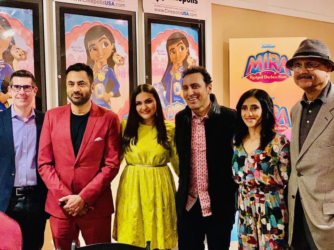 カル・ペンのインスタグラム：「Early screening with the NY cast! #MiraRoyalDetective comes to @disneyjunior on March 20th!」