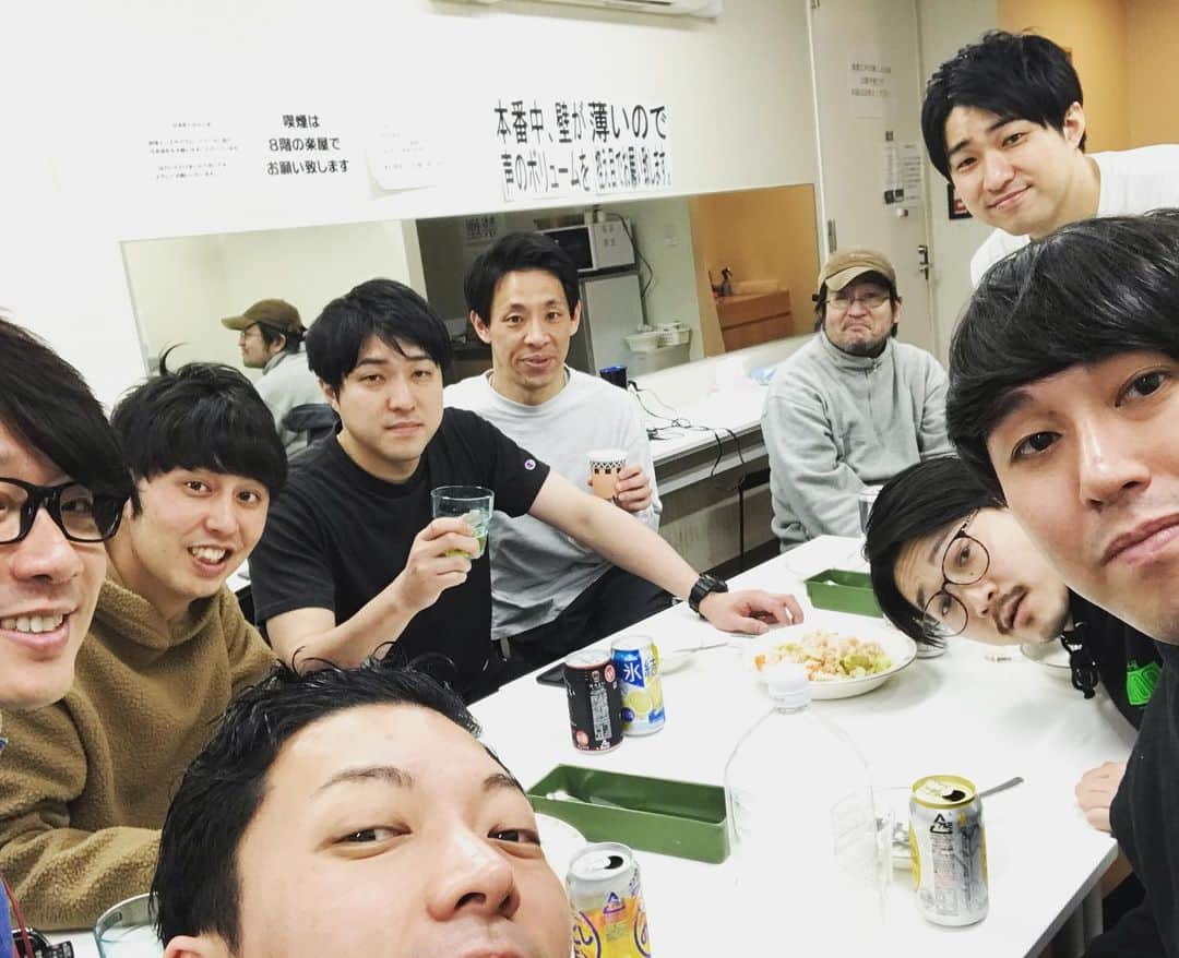 畠中悠のインスタグラム：「囲碁将棋の以後勝利ありがとうございました！ 囲碁将棋イズム継承ライブ！ 東京漫才でM-1優勝の誓い！第２回4月3日もよろしくお願いします！ #以後勝利 #囲碁将棋　さん #ダイタク　さん #ニューヨーク　さん #オズワルド #山田ナビスコ　先生 #大宮 #以後勝利」
