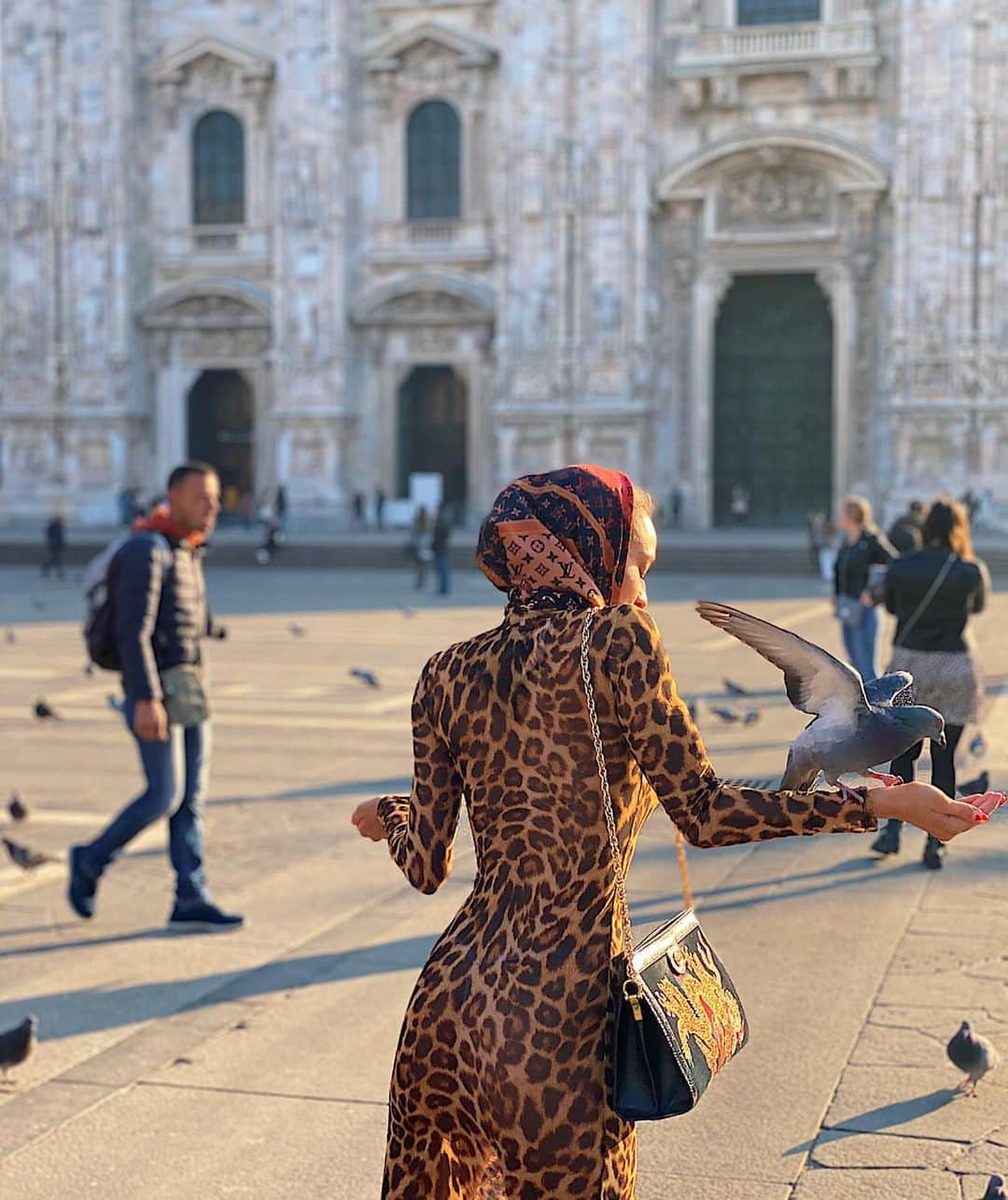 Sarah Mundoさんのインスタグラム写真 - (Sarah MundoInstagram)「Mannequin Monday fashion week in Milan. Launch of @louisvuitton women’s SS20 collection. Loved it all! #Milan #FashionWeek2020 #persian」2月25日 1時31分 - sarah_mundo