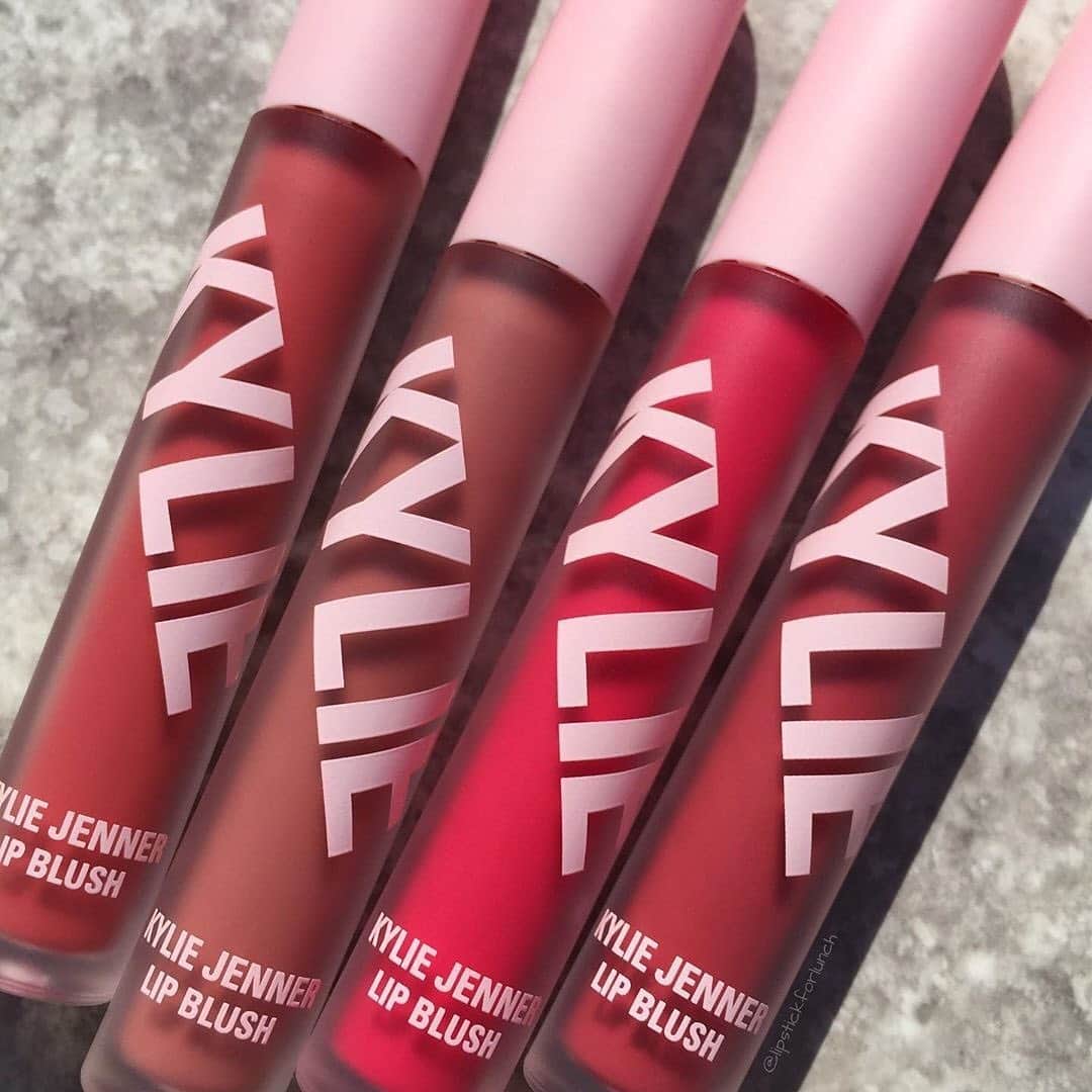 Kylie Cosmeticsさんのインスタグラム写真 - (Kylie CosmeticsInstagram)「Have you tried Lip Blush? Our fave new formula for a sheer wash of matte color that lasts all day! 😍 pic by @lipstickforlunch」2月25日 1時32分 - kyliecosmetics