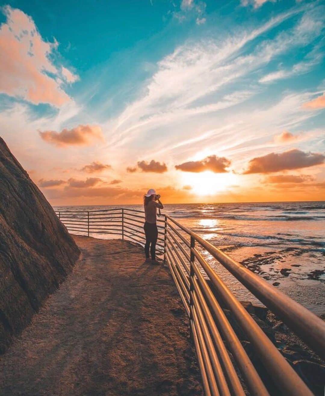 AIR CANADAさんのインスタグラム写真 - (AIR CANADAInstagram)「Start the day with a seaside jaunt in La Jolla and end with an evening art walk in North Park. When it comes to #SanDiego, outdoor living is easy! (📸: @eric_scire ) @visitcalifornia . . Start the day with a seaside jaunt in La Jolla and end with an evening art walk in North Park. When it comes to #SanDiego, outdoor living is easy! (📸: @eric_scire ) @visitcalifornia」2月25日 1時38分 - aircanada