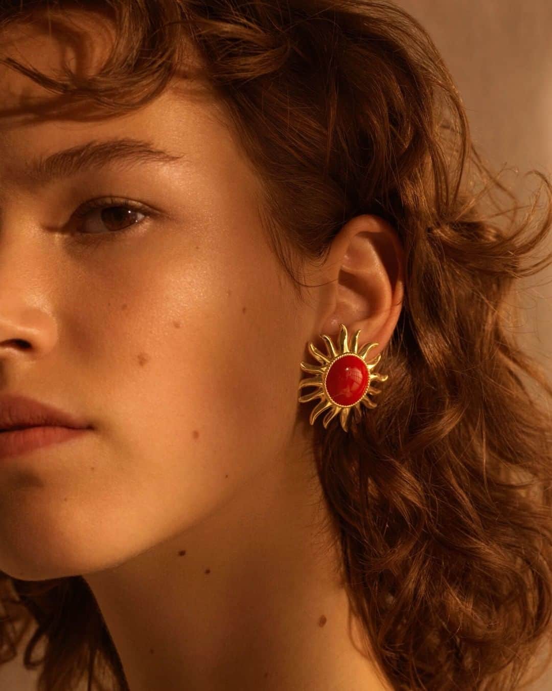 オーレリービダマンのインスタグラム：「When we need sun to warm us ☀️ #hellios #SS20 #aureliebidermann」