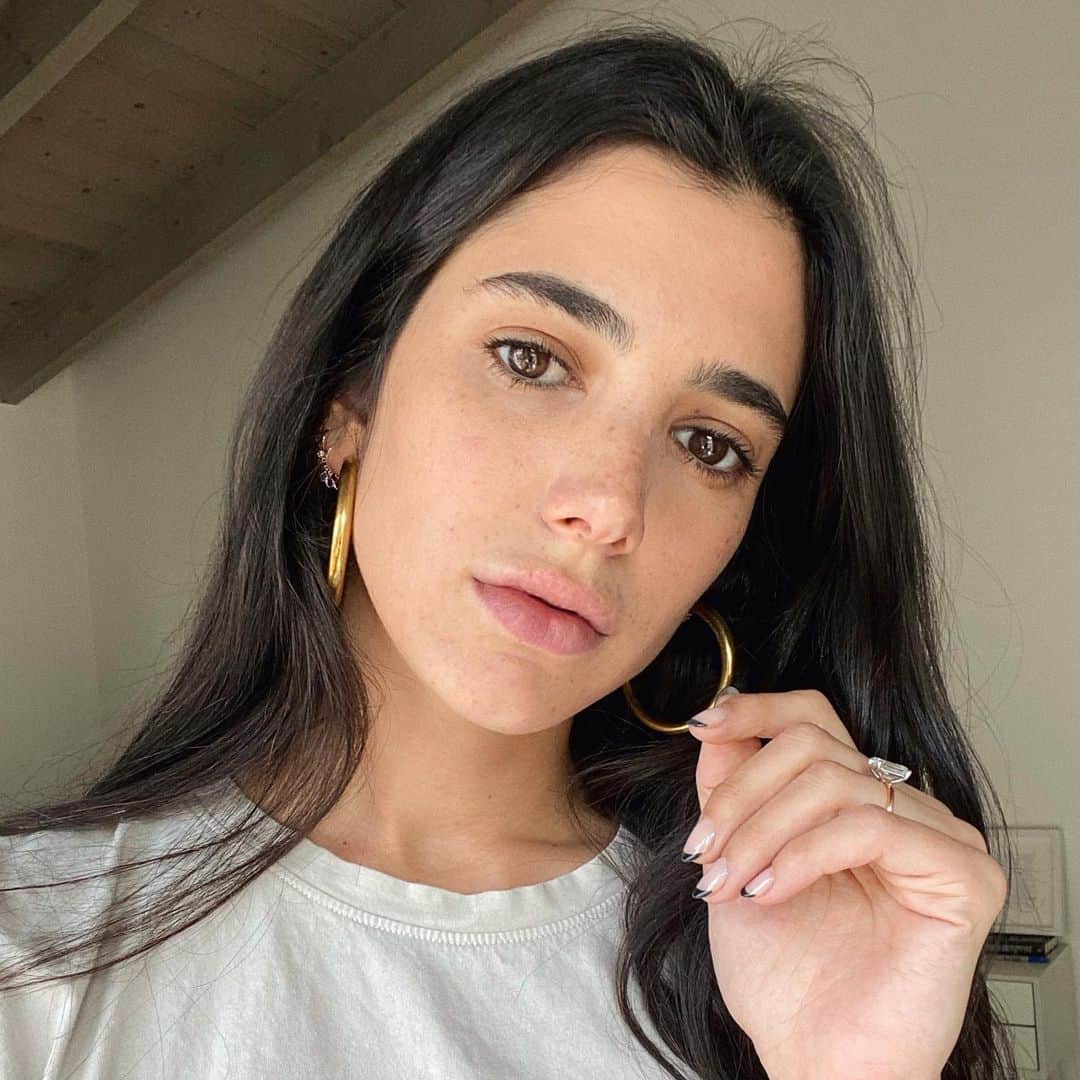 ローレン・ペルツのインスタグラム：「It’s Monday, the suns out and I love it」