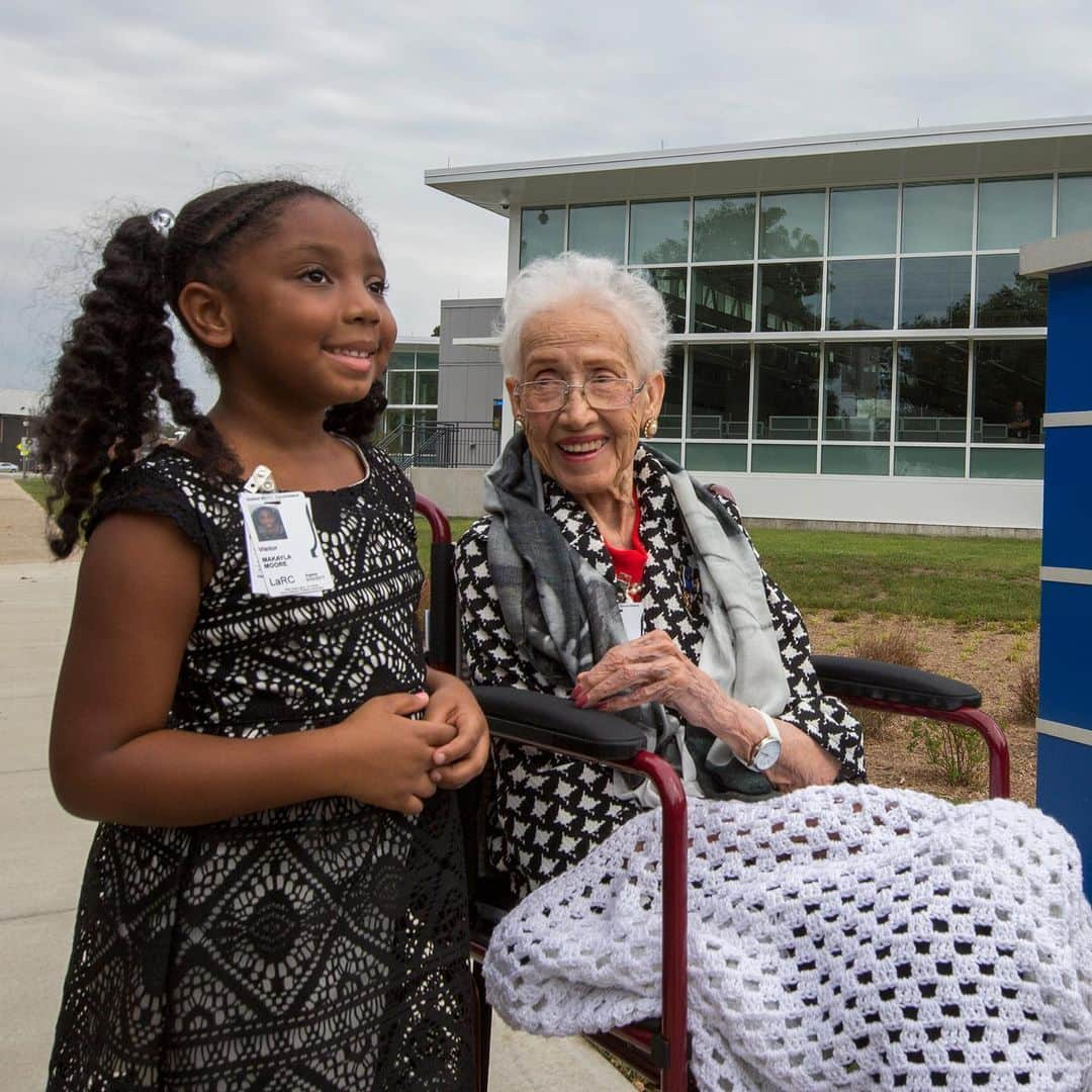 NASAさんのインスタグラム写真 - (NASAInstagram)「Tonight, count the stars and remember a trailblazer.  We're saddened by the passing of celebrated mathematician Katherine Johnson. Her spirit and determination helped lead us into a new era in space exploration, and for that we are grateful.  Once a "human computer", she famously calculated the flight trajectory for Alan Shepard, the first American in space. And when we began to use electronic computers for calculations, astronaut John Glenn said that he’d trust the computers only after Johnson personally checked the math. Her calculations proved as critical to the success of the Apollo Moon landing program and the start of the Space Shuttle program, as they did to those first steps on the country's journey into space.  We celebrate her 101 years of life and honor her legacy of excellence that broke down racial and social barriers.  What does Katherine Johnson’s legacy mean to you? Share in the comments.  #KatherineJohnson #HiddenFigures #trailblazer #rip」2月25日 2時11分 - nasa