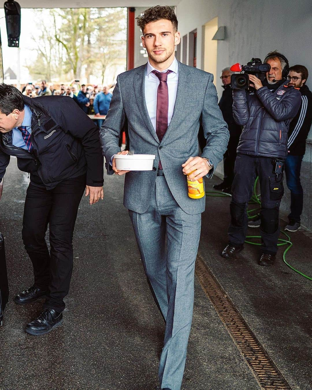 バイエルン・ミュンヘンさんのインスタグラム写真 - (バイエルン・ミュンヘンInstagram)「London calling! 👔 🇬🇧 😎  @boss #SuitedByBoss #CFCFCB #MiaSanMia #FCBayern #ChampionsLeague #UCL #packmas #football」2月25日 2時13分 - fcbayern