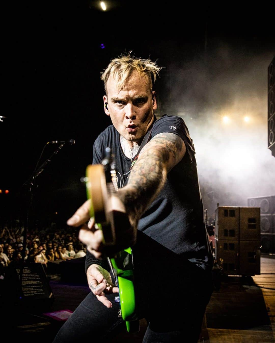 blink-182さんのインスタグラム写真 - (blink-182Instagram)「Everyone go wish @matttskiba a happy birthday! 🎂 [📸: @fog.again]」2月25日 2時49分 - blink182