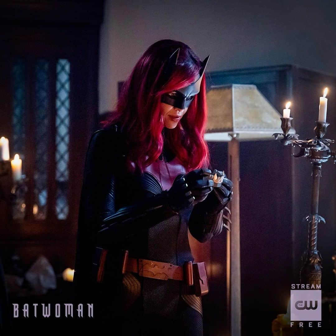 The CWさんのインスタグラム写真 - (The CWInstagram)「Nocturna has turned up in Gotham. Stream a new episode of @CWBatwoman now on The CW App. #Batwoman」2月25日 3時00分 - thecw