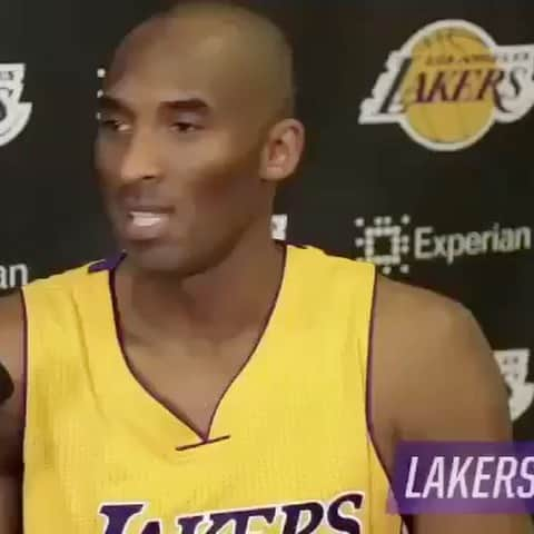 オーガスト・マトゥーロのインスタグラム：「Today is the memorial for Kobe & Gianna so I wanted to post this. I will never forget the day this interview happened. I was having a tough day, I don’t remember why. Then suddenly my mom’s phone started going crazy with notifications. Kobe was asked what his favorite TV show was and he said GIRL MEETS WORLD & LIV & MADDIE! Then he named me BY NAME! We played this video in the car and our whole family was SCREAMING! Not long afterwards I was at the Teen Choice Awards and we saw Kobe backstage. Me Peyton & Corey wanted to meet him, but he was surrounded by security. But when he spotted us he came over to US to tell us what a big fan he was! Then he took a picture with us. (Swipe for the photo) Today 2/24/20 we honor Kobe and Gianna #Mamba & #Mambacita day. We will forever mourn you both and all the lives lost that day. Sending you and your girls love today @vanessabryant Praying for you all 🙏 #KobeandGianna」