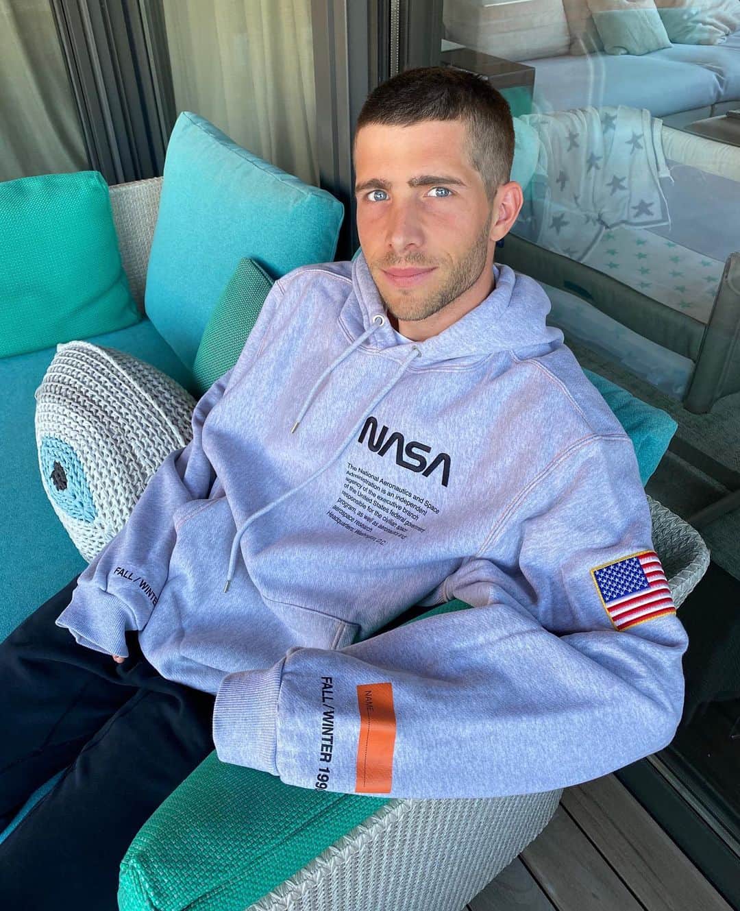 セルジ・ロベルトのインスタグラム：「💇🏽‍♂️」