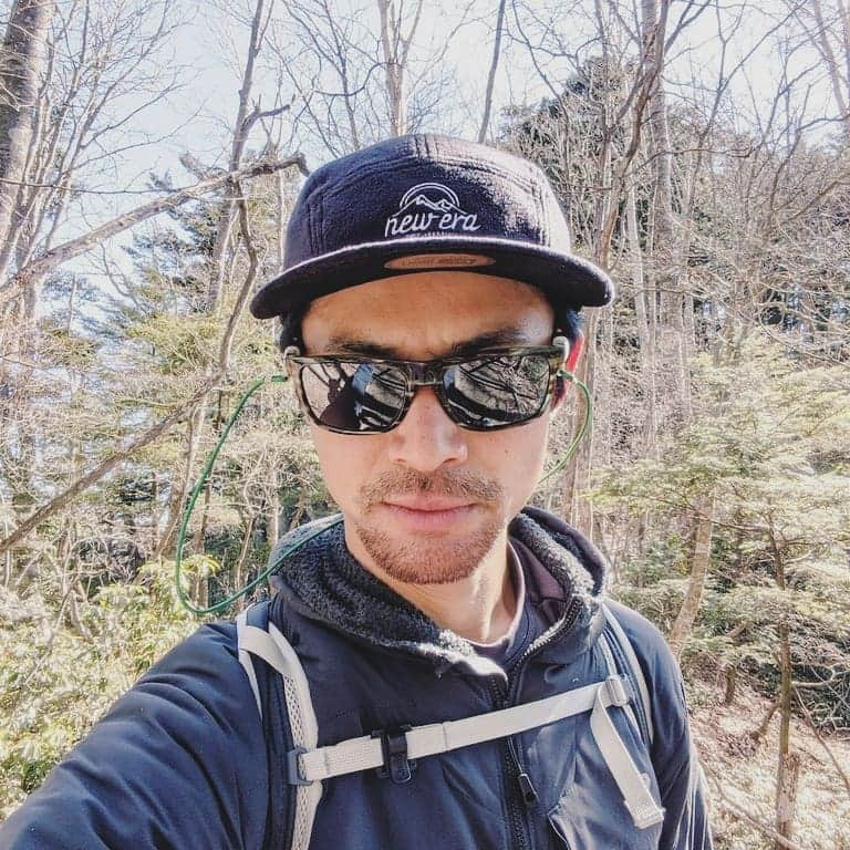 山下晃和さんのインスタグラム写真 - (山下晃和Instagram)「【TREKKING】奥秩父の名峰こと、両神山に登頂してきました  りょうかみさんと読むらしい  鎖場もあるし、傾斜もキツイし、残雪は凍り、そこそこハードな山旅に誘ってくれたのは、T氏  でも、景色はよく、天気もよく、気持ちもよく、ほどよく春風そよぐ。 良き山行となりましたとさ  #登山 #アウトドア #trekking #アイゼン #クランポン #鎖場 #埼玉 #mountain #newera #ニューエラ #日本百名山 #outdoor @newerajapan #polartecalpha #KEENJAPAN #KEENAMBASSADOR  #春KEEN」2月25日 4時10分 - travel_akikazoo