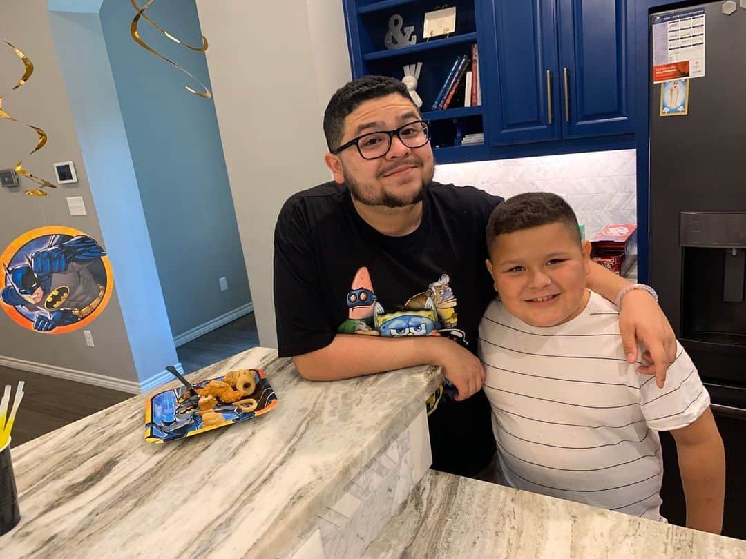リコ・ロドリゲスのインスタグラム：「Happy 9th birthday to my mini me, Ray Jr! Your future is so bright and I love you very much! - your funcle Rico」