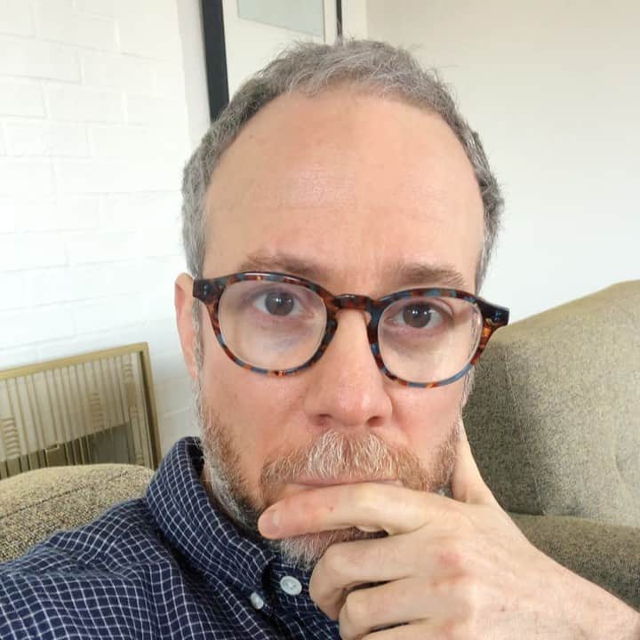 ケヴィン・サスマンのインスタグラム：「I gotta go to the dmv」