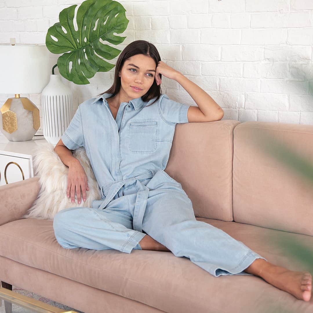 エラモスのインスタグラム：「Jump(suit) on the couch for tonight’s episode of your favorite show in this comfortable and stylish belted number!」