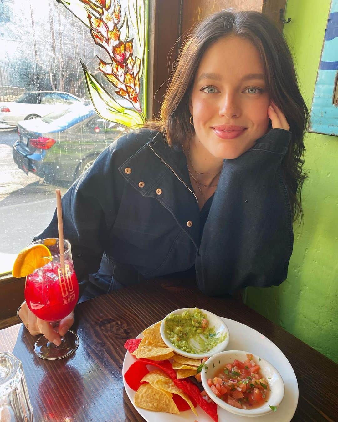 エミリー・DiDonatoのインスタグラム：「This is 29 and it’s pretty perfect. 🎂 Sometimes getting older is a little scary but I was a total over-emotional drama queen in my early 20’s so I’m really enjoying the sanity and serenity of my late 20’s. 😂 Thanks for all the birthday love! ❤️❤️❤️」