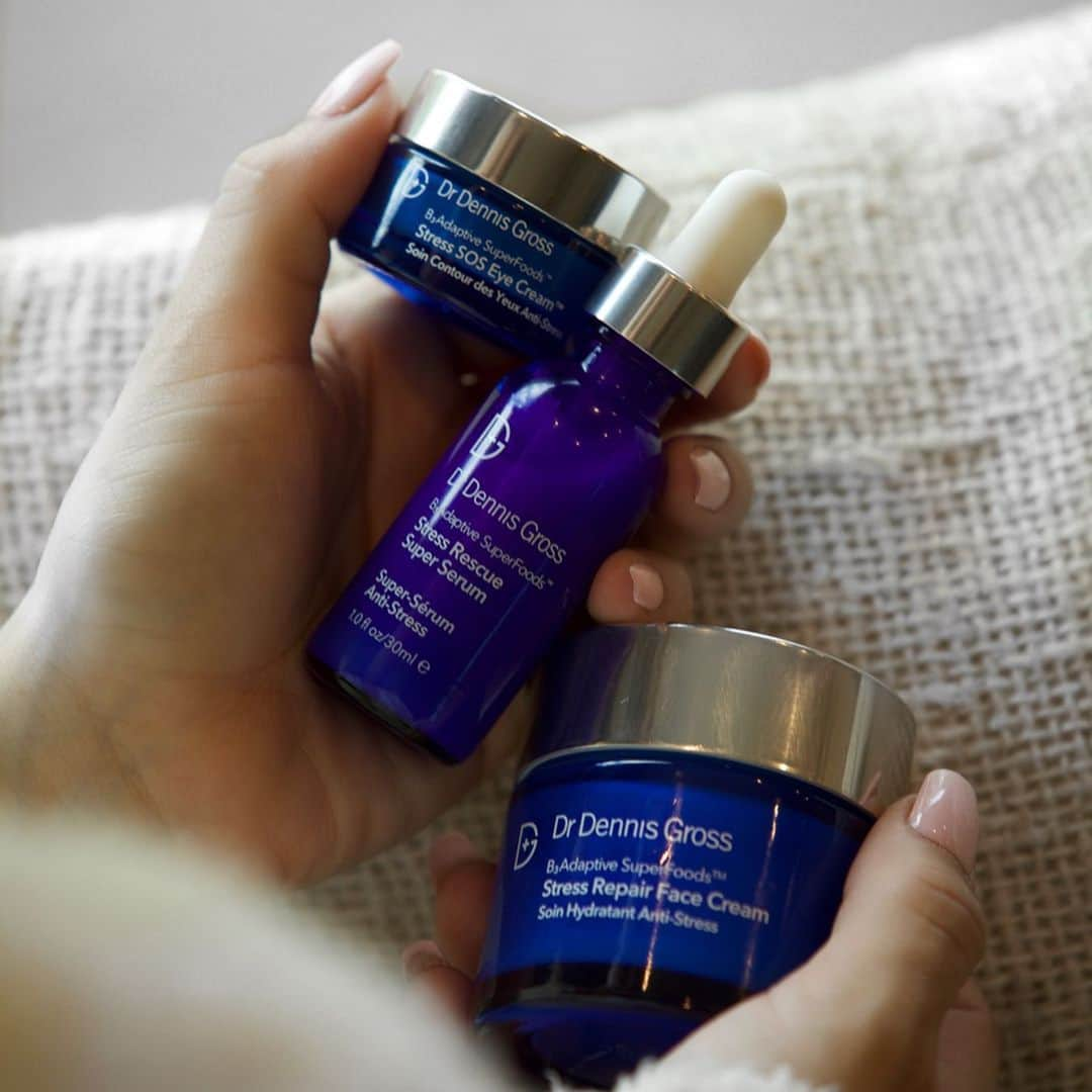 iluvsarahiiさんのインスタグラム写真 - (iluvsarahiiInstagram)「When life gets on your nerves.. the nerves are getting onto your skin, so let’s combat that! 👊🏻 @drdennisgross Stress Rescue Super Serum, Stress SOS Eyecream and Stress Repair Face Cream are formulated with superfoods, adaptogens, and niacinamide (B3) which help to reduce fine lines, worry lines, flareups, dryness/dullness, and work to heal and repair the skin! Loving how fast these products help out with stressed skin. Available @sephora.  #iluvsarahii #drdennisgross #ad」2月25日 6時22分 - iluvsarahii