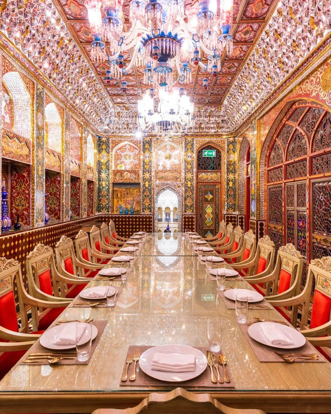 リッツ・カールトンさんのインスタグラム写真 - (リッツ・カールトンInstagram)「Surrounded by mesmerizing design, an enchanting celebration begins. ⁣⁠ ⁣⁠ #Doha #Qatar #SharqVillage #SharqVillageAndSpa #Celebrators #Design #InteriorDesign #Celebration #DinnerParty #Enchanting #Travel #Travelgram #InstaTravel #TravelDiaries」2月25日 7時01分 - ritzcarlton
