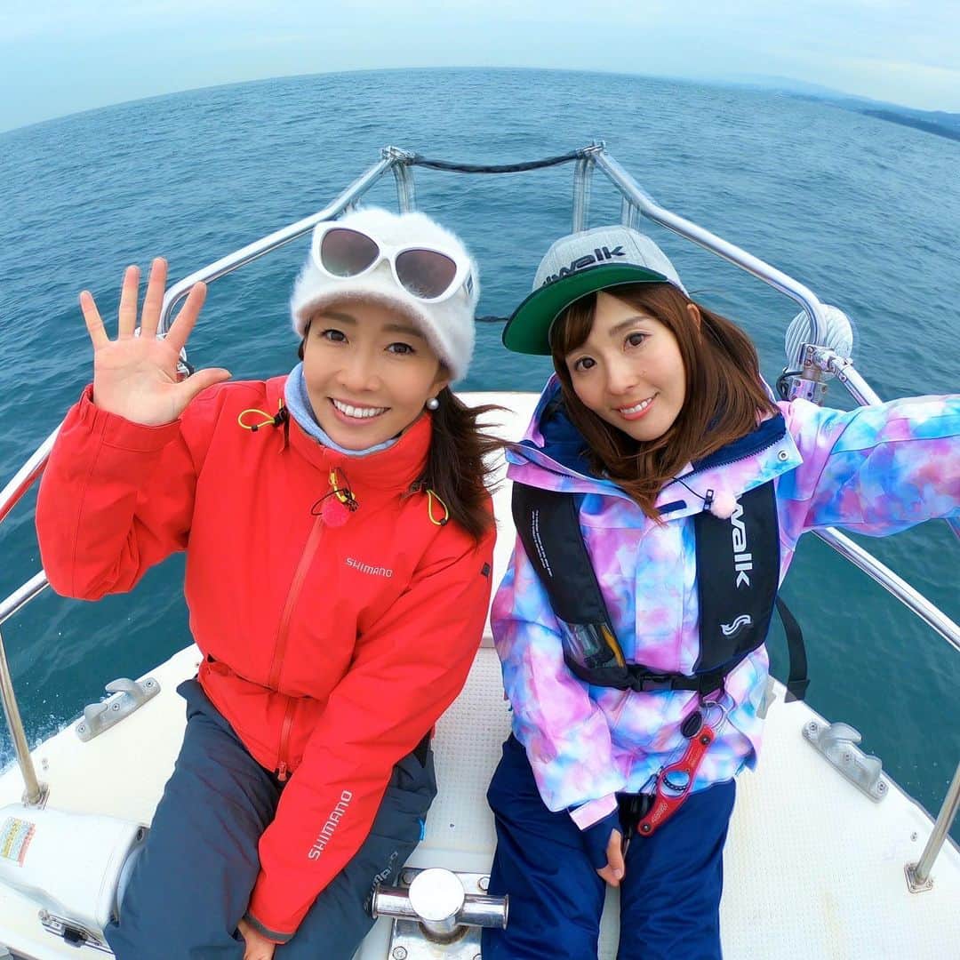 のインスタグラム：「✔︎﻿ 早いものでもう2月❣️﻿ ﻿ あす2月2日(日)朝6:30〜は釣りたガール！﻿ ﻿ 大阪湾でのタイラバ編の放送です🎣﻿ ﻿ ムラニシがプライベートでも乗船する﻿ ﻿ 白墨丸さんに、なおちんと乗ってきました🛥﻿ ﻿ 等速巻きしてる間にたくさんお喋りした﻿ ﻿ 楽しい1日でした😆﻿ ﻿ 最近寒くて釣りに行ってないという皆さん、﻿ ﻿ ぜひご覧頂けると嬉しいです🙌﻿ ﻿ ﻿ #タイラバ﻿ #白墨丸﻿ #淡輪﻿ #なおちん﻿ #井上直美　ちゃん﻿ #釣りたガール﻿ #釣り﻿ #釣り好き ﻿ #釣り女子 ﻿ #釣りガール ﻿ #釣り好きな人と繋がりたい ﻿ #それでも釣りに行く ﻿ #頭脳戦﻿ #キーワード　は﻿ #からあげ﻿ #さて何のことでしょう」